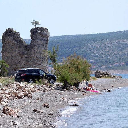 Apartments By The Sea Starigrad, Paklenica - 16421 Екстер'єр фото