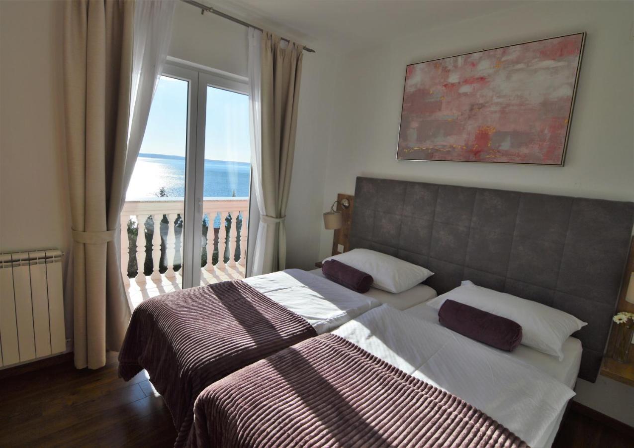 Apartments By The Sea Starigrad, Paklenica - 16421 Екстер'єр фото