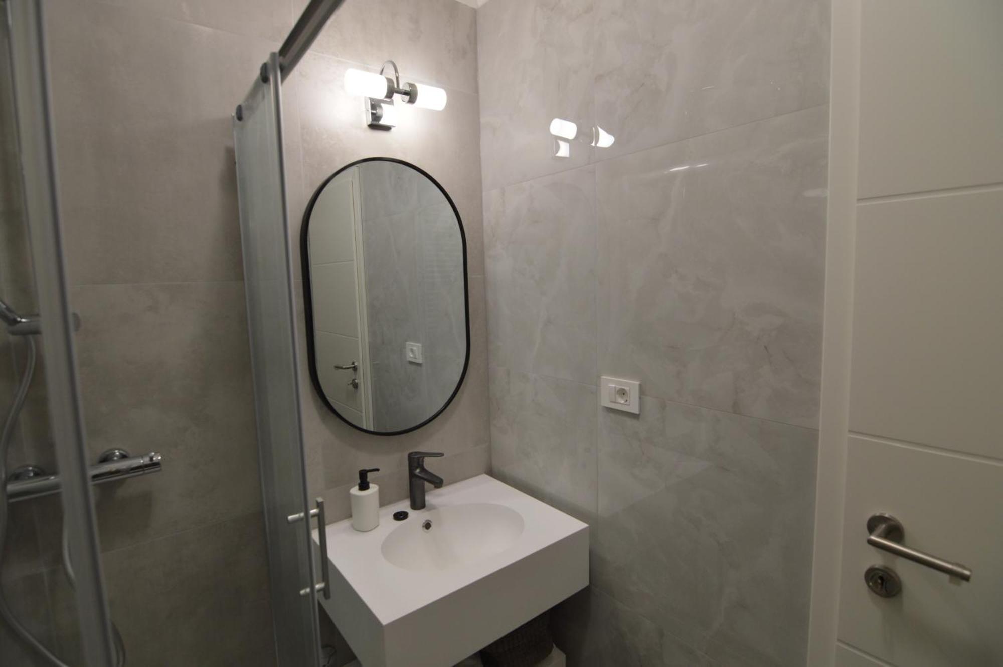 Apartments By The Sea Starigrad, Paklenica - 16421 Номер фото