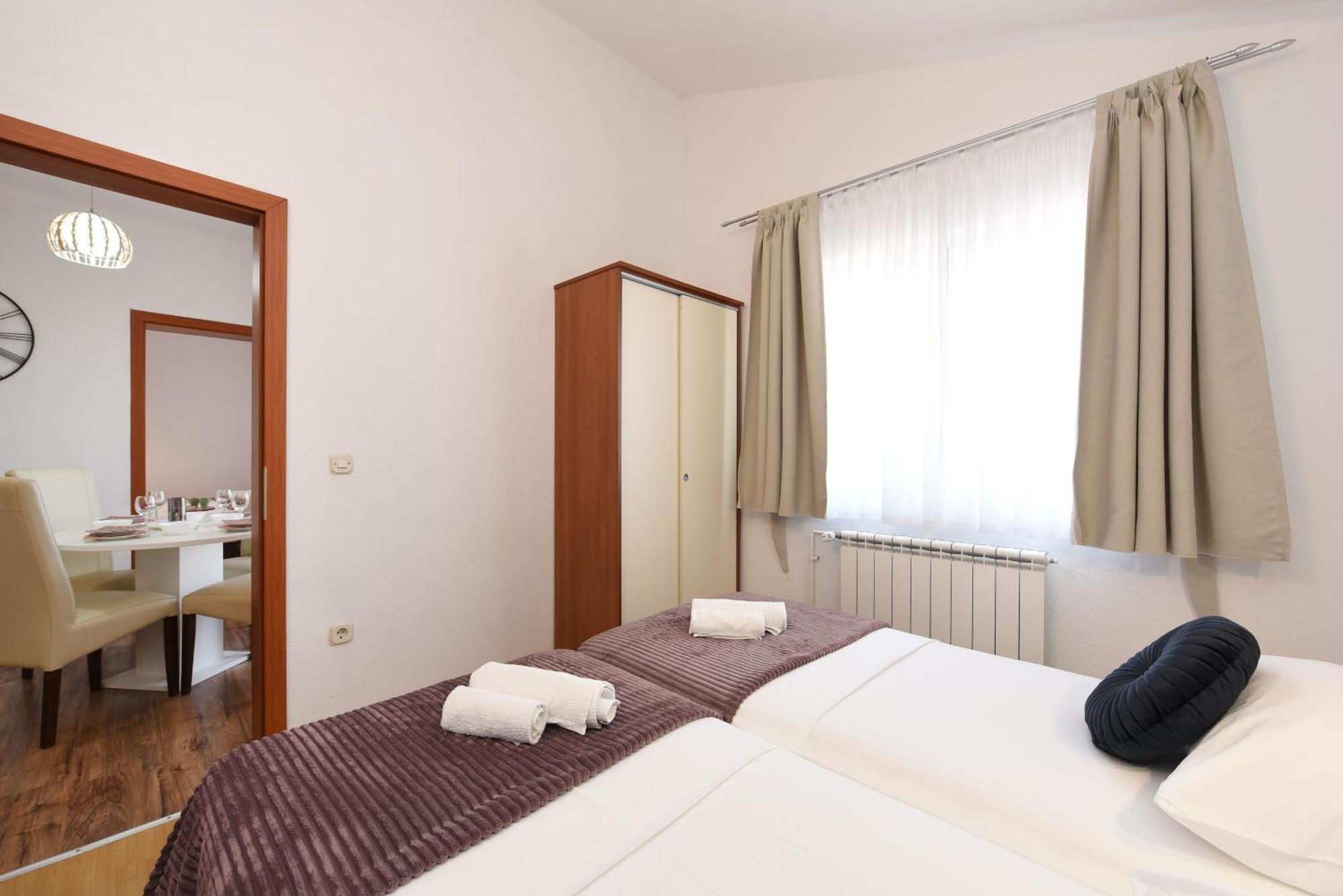 Apartments By The Sea Starigrad, Paklenica - 16421 Номер фото